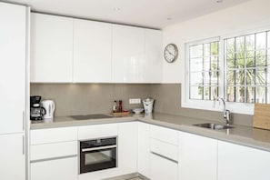 Interior - Ap116 - Casa Aloha I by Roomservices (Marbella)