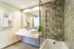 Interior - Inf2.5e- Tastefully Furnished Flat, Estepona Cente (Estepona)