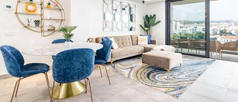 Apartment (2 Bedrooms) | Front of property