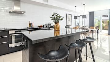 Studio (3 Bedrooms) | Innenbereich