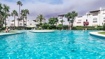 Studio (3 Bedrooms) | Interior