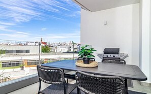Apartment (2 Bedrooms) | Interior - Inf3.1j - Stunning Holiday Home Next to Beach (Estepona)