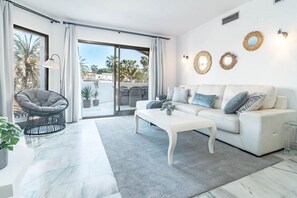 Interior - GBH - Casa Golden Beach by Roomservices (Marbella)