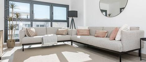 Apartment (2 Bedrooms) | Front of property