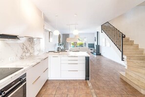 Estudio (3 Bedrooms) | Interior