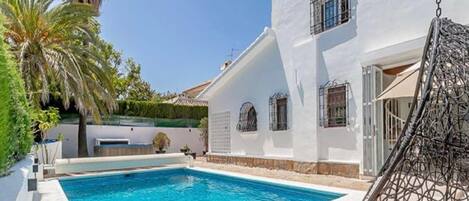 Villa (6 Bedrooms) | Fasade