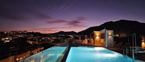 Apartment (3 Bedrooms) | Front of property