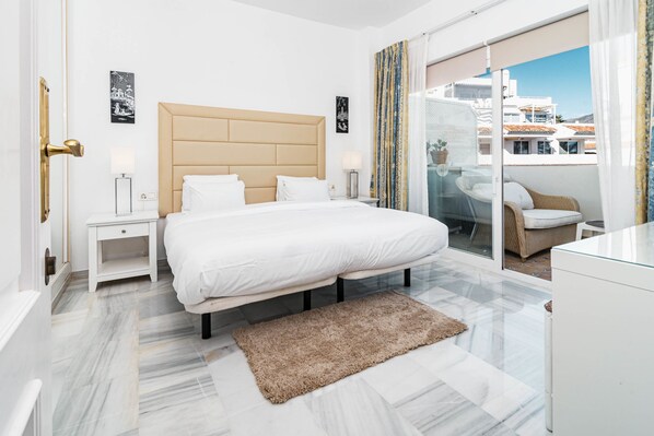 Apartment (2 Bedrooms) | Interior - Rg325 - Great 2 Bed Apt, Close to Puerto Banus (Marbella)