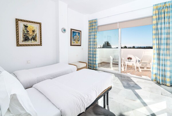 Rg325 - Great 2 Bed Apt, Close To Puerto Banus - Marbella