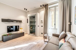Condo, 1 Bedroom (0 Bedroom) | Living area | 32-inch Smart TV with cable channels - Seety Porta Romana Corte (Milan)