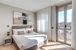 Apartment | Laptop workspace, iron/ironing board, bed sheets - Seety Porta Romana Corte (Milan)
