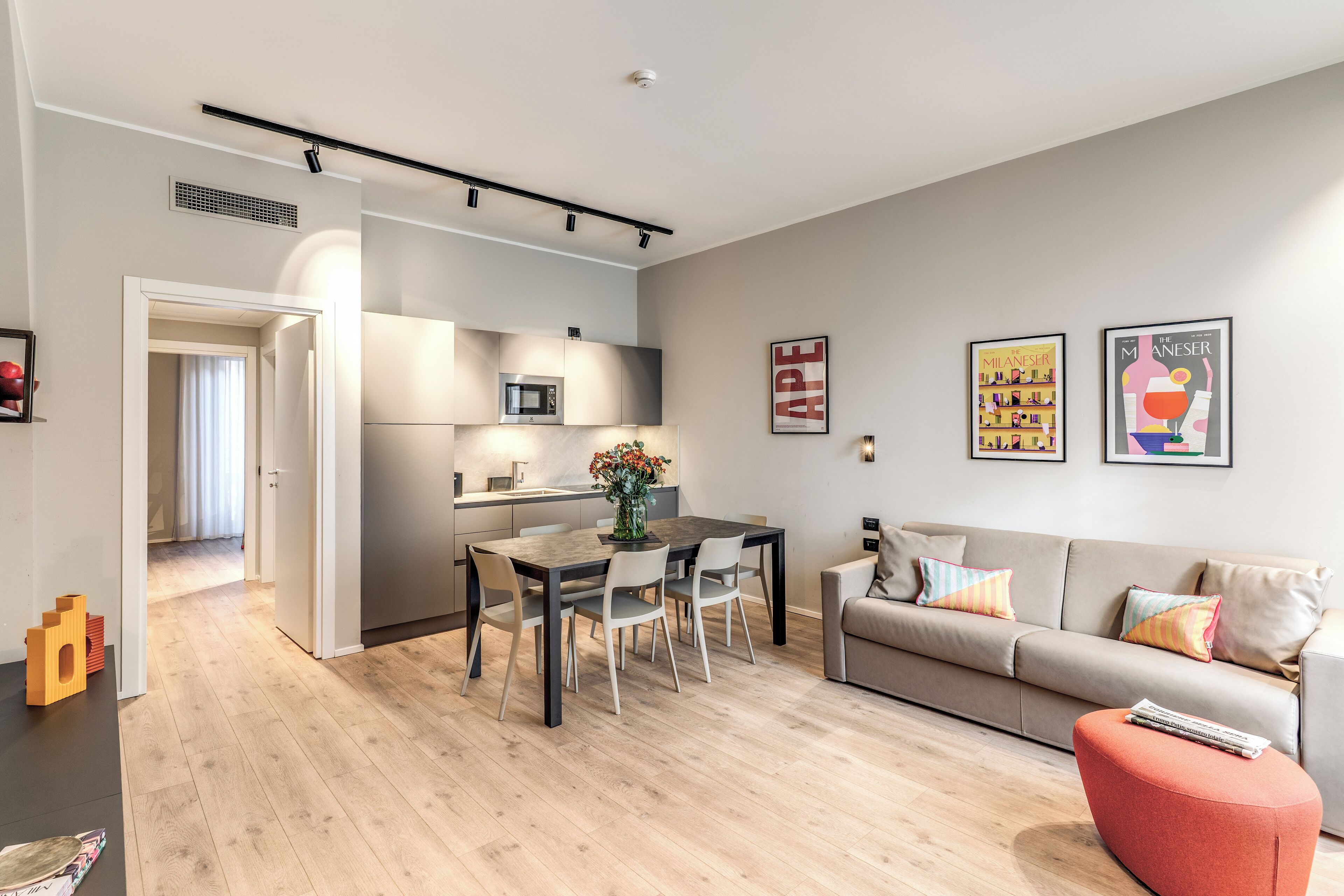 Apartment, 1 Doppelbett und Schlafsofa (0 Bedroom) | Wohnbereich | 32-Zoll-Smart-TV mit Kabelempfang