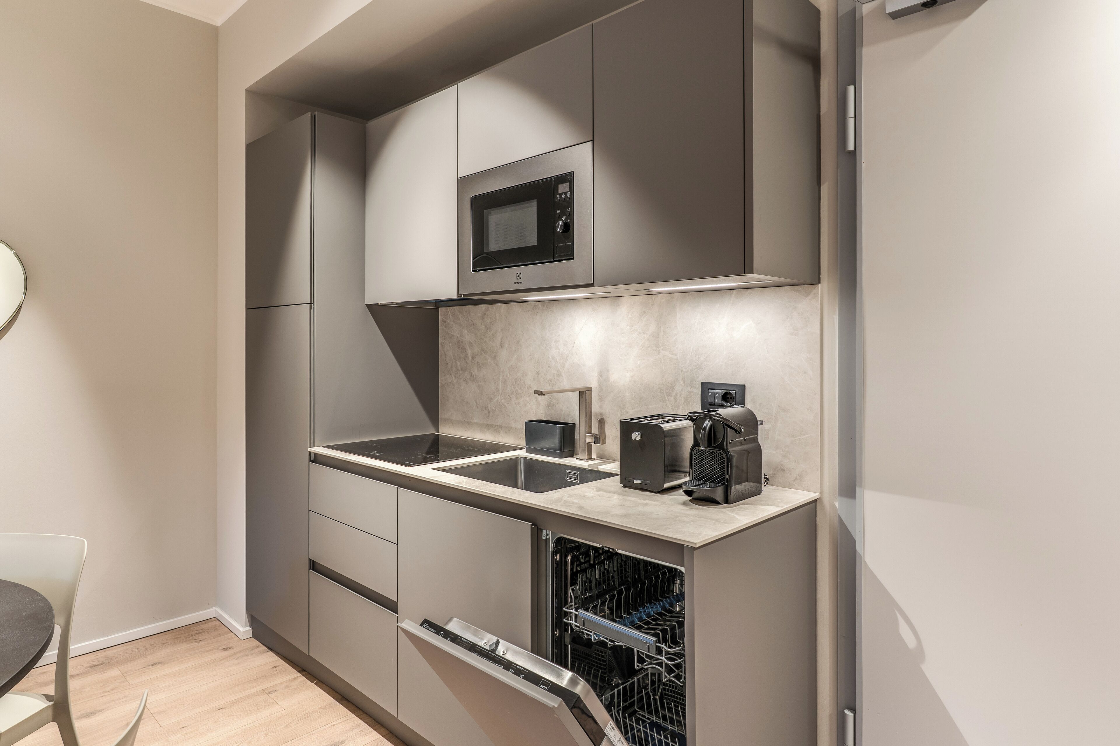 公寓 (1 Bedroom) | 私人简易厨房 | 微波炉、意式浓缩咖啡机、电热水壶、高脚椅