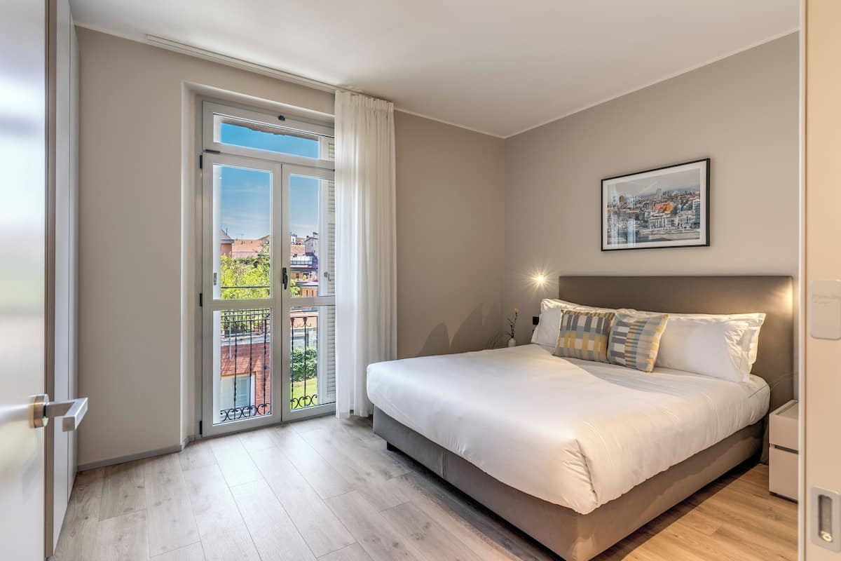 Apartemen (1 Bedroom) | 1 kamar tidur, ruang kerja ramah laptop, dan setrika/meja setrika