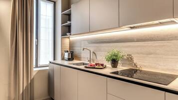 Leilighet | Eget tekjøkken | Mikrobølgeovn, espressomaskin, vannkoker og høy barnestol