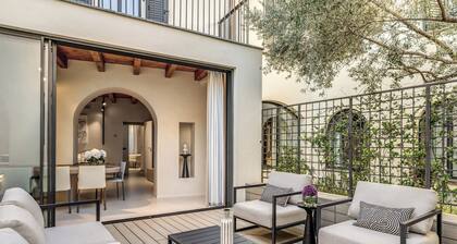 Seety Porta Romana Statue