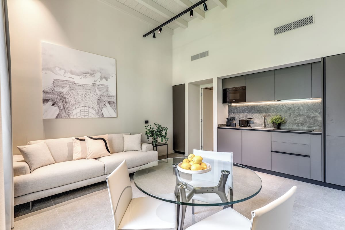 Apartment | Living area | 32-inch Smart TV with cable channels