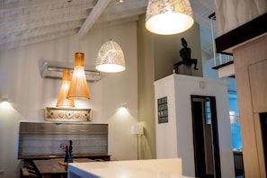 Family Suite | Living area | Smart TV, Netflix, streaming services - Adaaran Colombo 07 Retreat (Colombo)