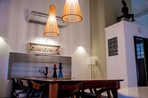 Family Quadruple Room | Living area - Adaaran City Hotel (Colombo)