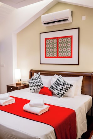 Minibar, free WiFi, bed sheets - Alankara Retreats Colombo 07 (Colombo)