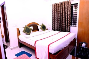 Deluxe Room | Free WiFi - Hotel Kailash Heaven (Madikeri)