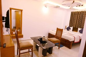 Deluxe Room | Free WiFi - Hotel Kailash Heaven (Madikeri)