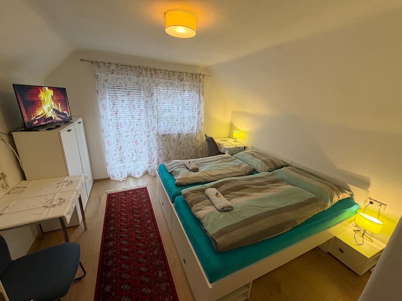 Iron/ironing board, WiFi, bed sheets