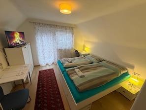 Ferros/tábuas de passar roupa, Wi-Fi, roupa de cama