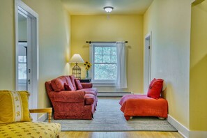 Televisión y chimenea 