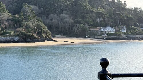 The Cabin - Hidden Retreat in the Heart of Salcombe