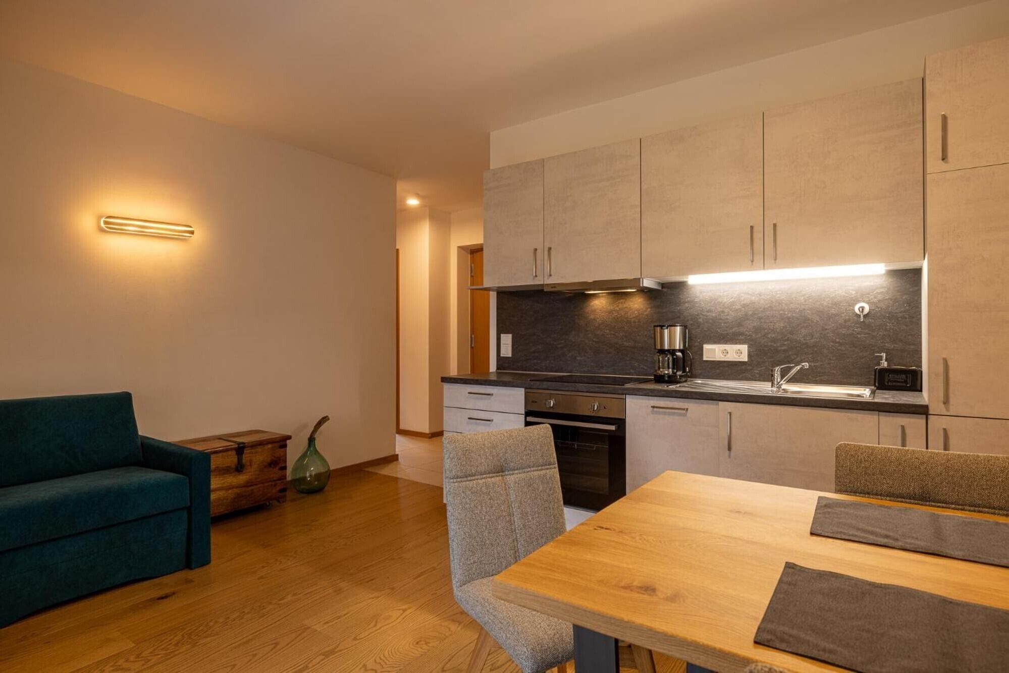 Kühlschrank, Ofen, Herdplatte, Geschirrspüler