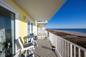 Property grounds - Spectacular 3-bedroom end unit with sweeping oceanfront view and indoor pool (Ocean City)