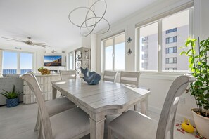 Dining - Spectacular 3-bedroom end unit with sweeping oceanfront view and indoor pool (Ocean City)