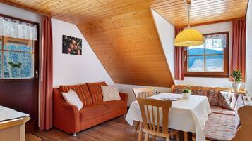 Fernseher, Tischtennisplatte