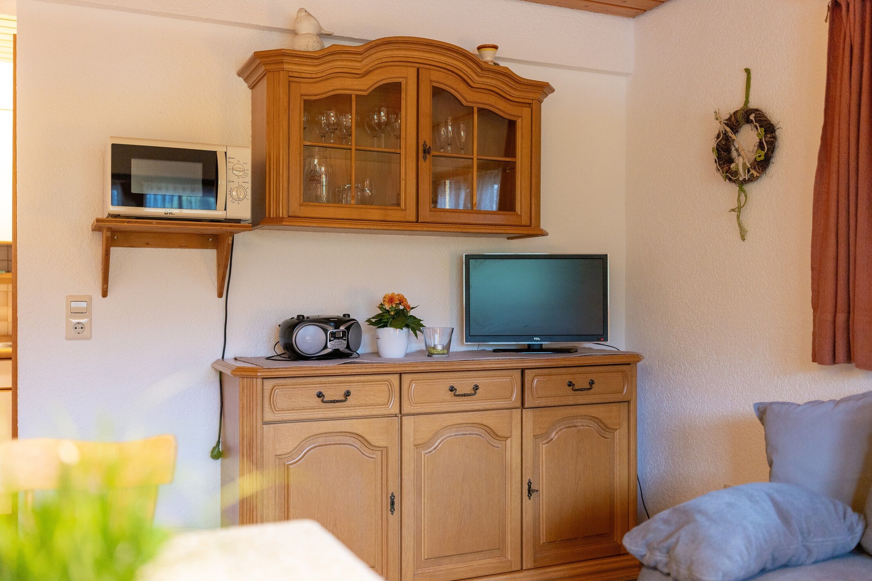 Fernseher, Tischtennisplatte