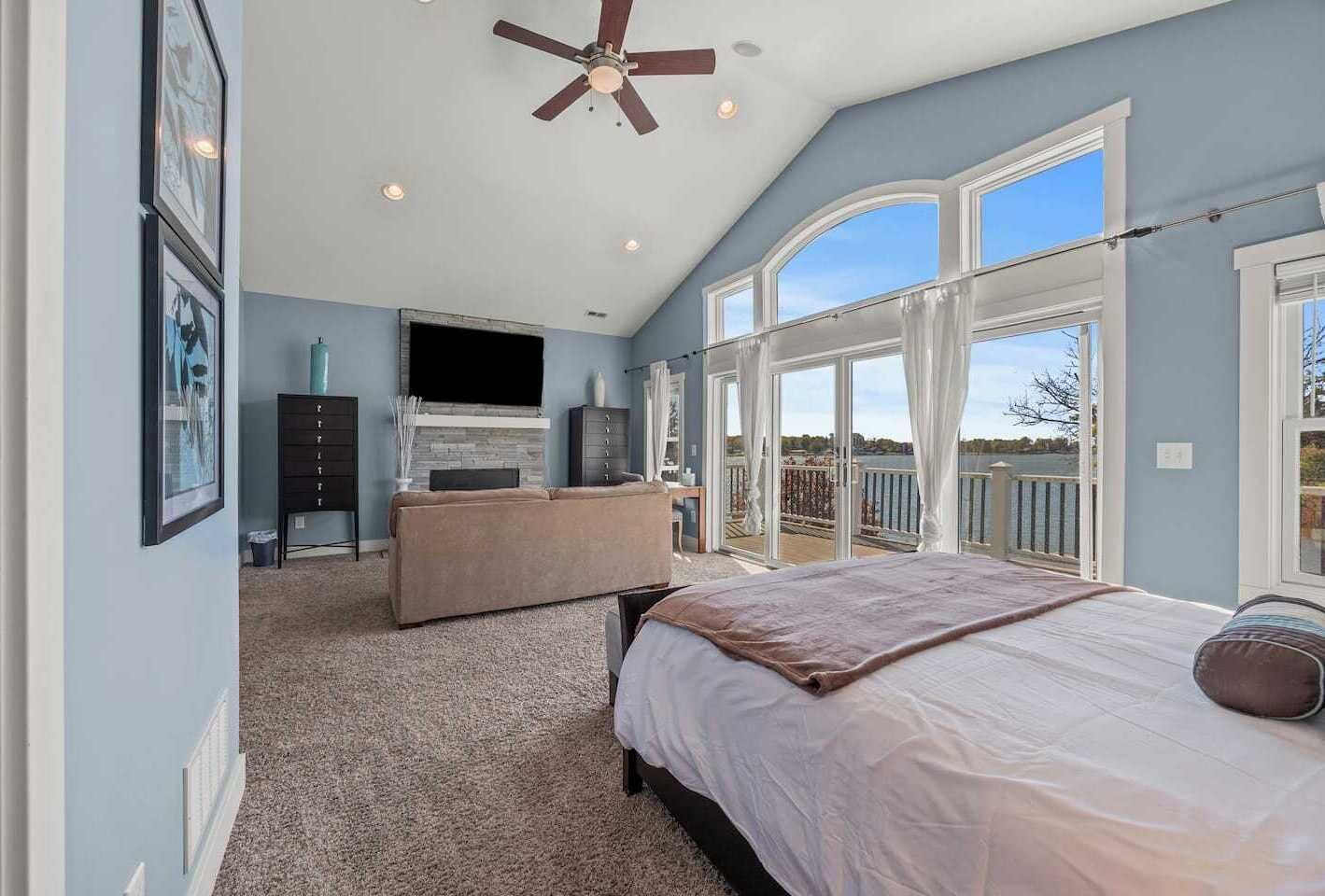 Iron/ironing board, travel cot, free WiFi, bed sheets