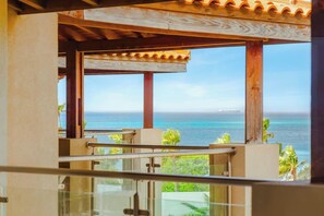 Property grounds - 2 Mins to Beach w/ Ocean & Pool Views by Bocobay (Noord)