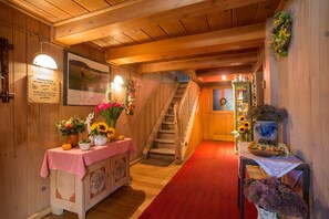 Interior - Double Room No. 1 with Balcony and Valley View (Titisee-Neustadt)