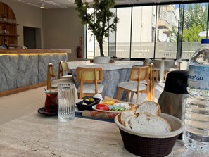 Daily cooked-to-order breakfast (TRY 750 per person) - Mansory hotel (Bursa)