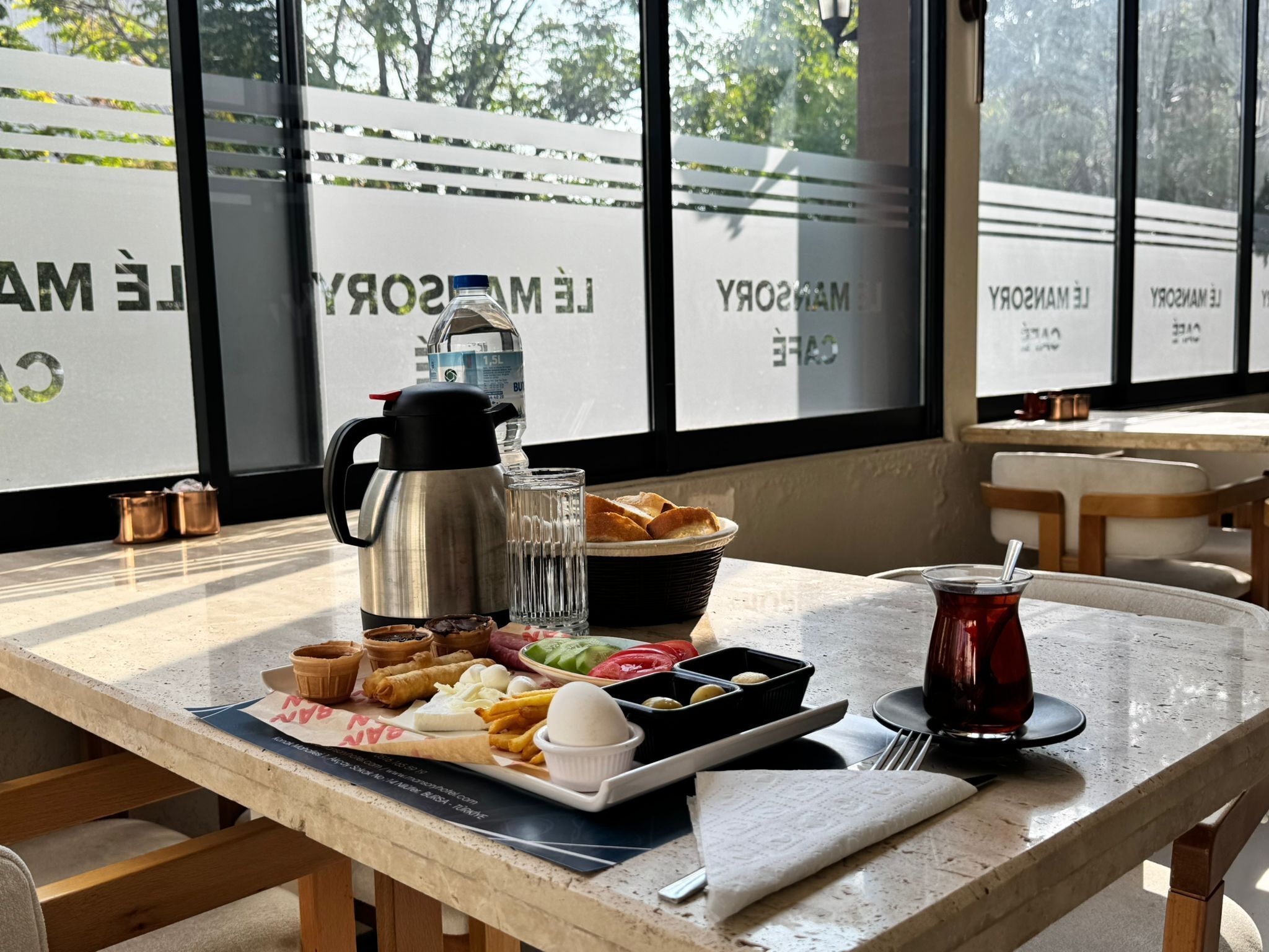 Daily cooked-to-order breakfast (TRY 750 per person)