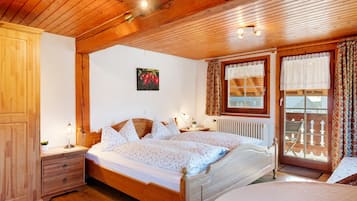 8 quartos, Wi-Fi, roupa de cama