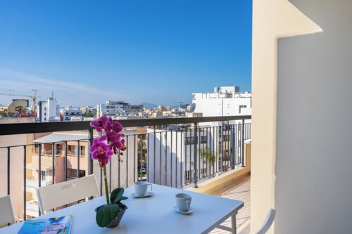 Glade - 1 BR Apt. & Balcony in Larnaca