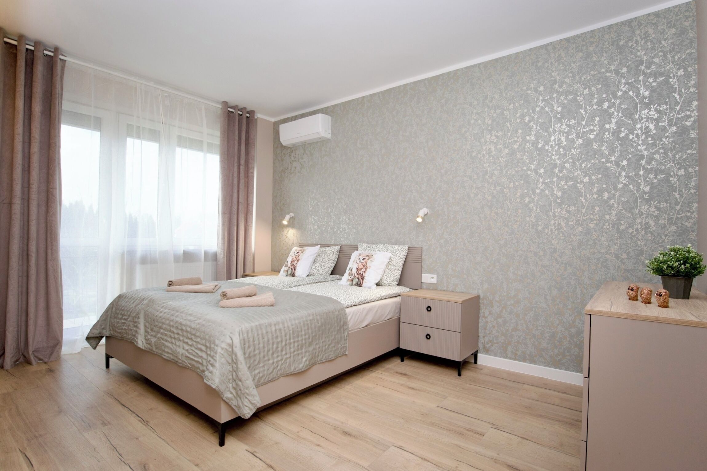 Bügeleisen/Bügelbrett, kostenloses WLAN