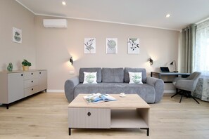 패밀리 아파트, 발코니 | 거실 공간