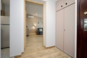 Familienapartment, Balkon | Wohnbereich