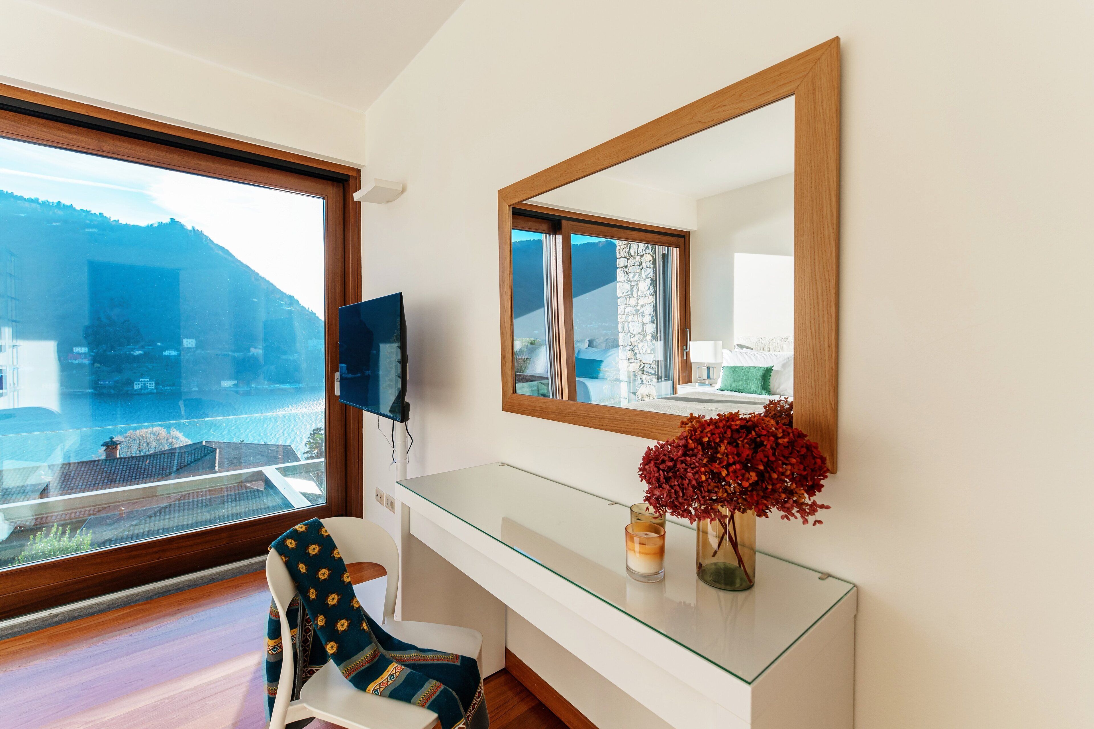 Appartamento, vista lago | Biancheria da letto di alta qualità, copriletto in piuma