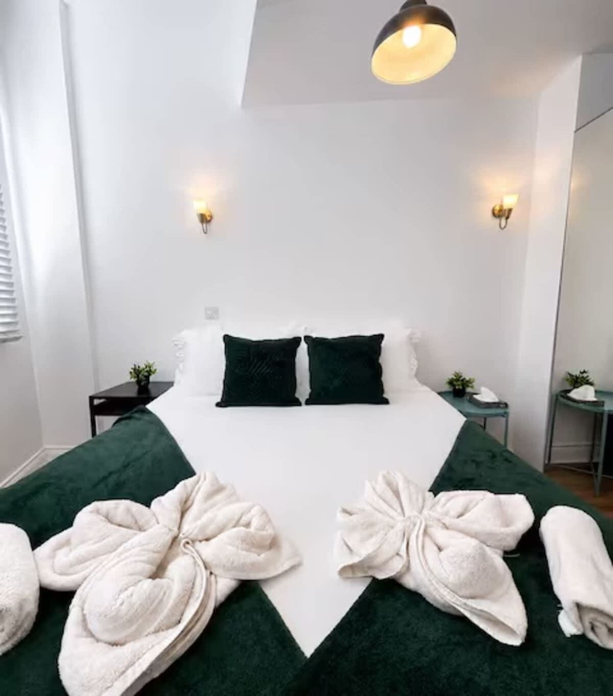 3 bedrooms, iron/ironing board, travel cot, free WiFi