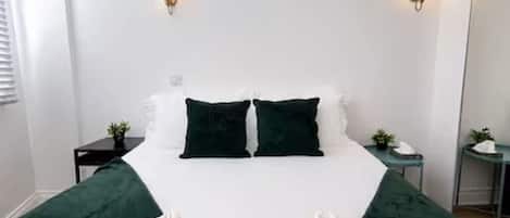 3 bedrooms, iron/ironing board, travel cot, free WiFi