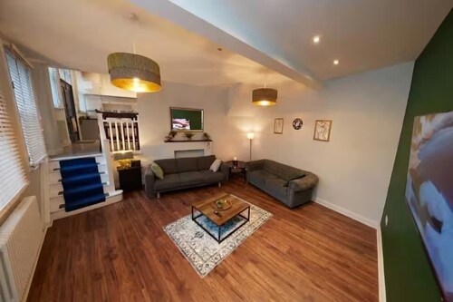City Centre Retreat, Coffee, Parking Available