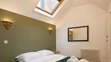 Fer et planche à repasser, Wi-Fi gratuit, draps fournis